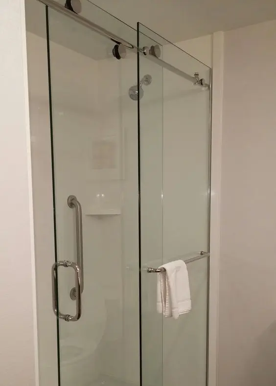 Divisiones de baño corredizas